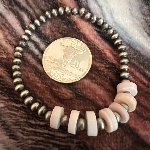 ❤️ Queen Pink Conch 6mm Desert Pearl Native Navajo Heishi Stack Bracelet Sz 6.25 - Picture 5 of 13